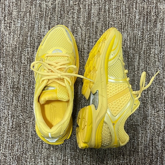 Saucony Yellow Women’s Athletic Shoes - Picture 3 of 6